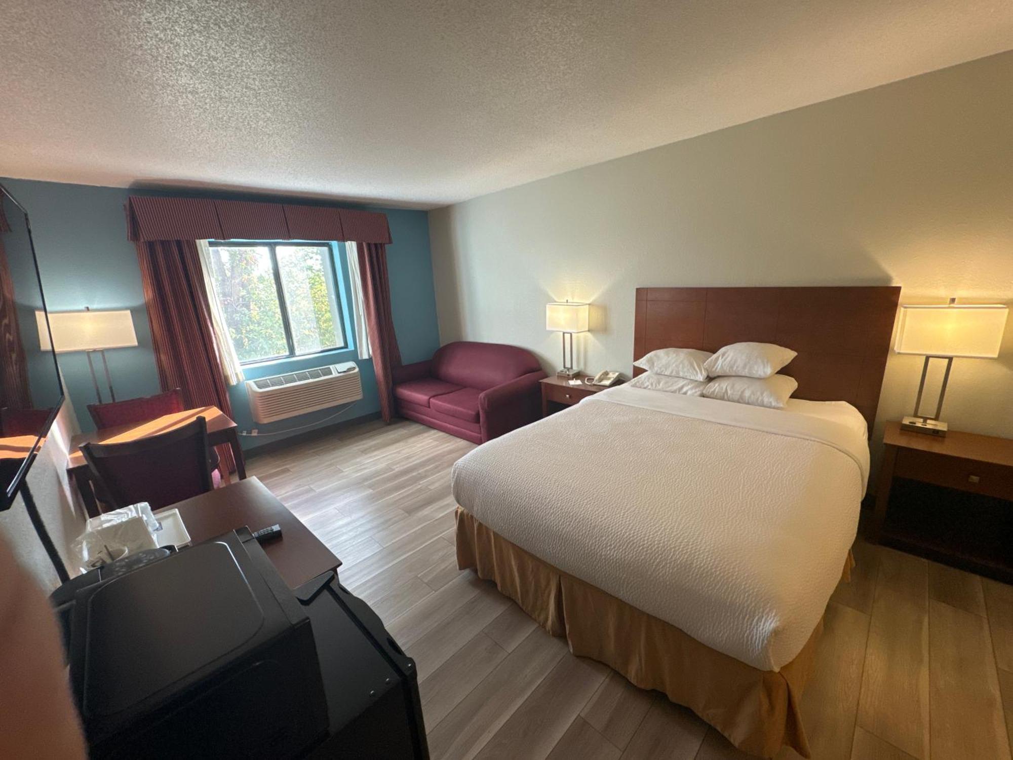 Days Inn By Wyndham Salina I-70 Екстериор снимка
