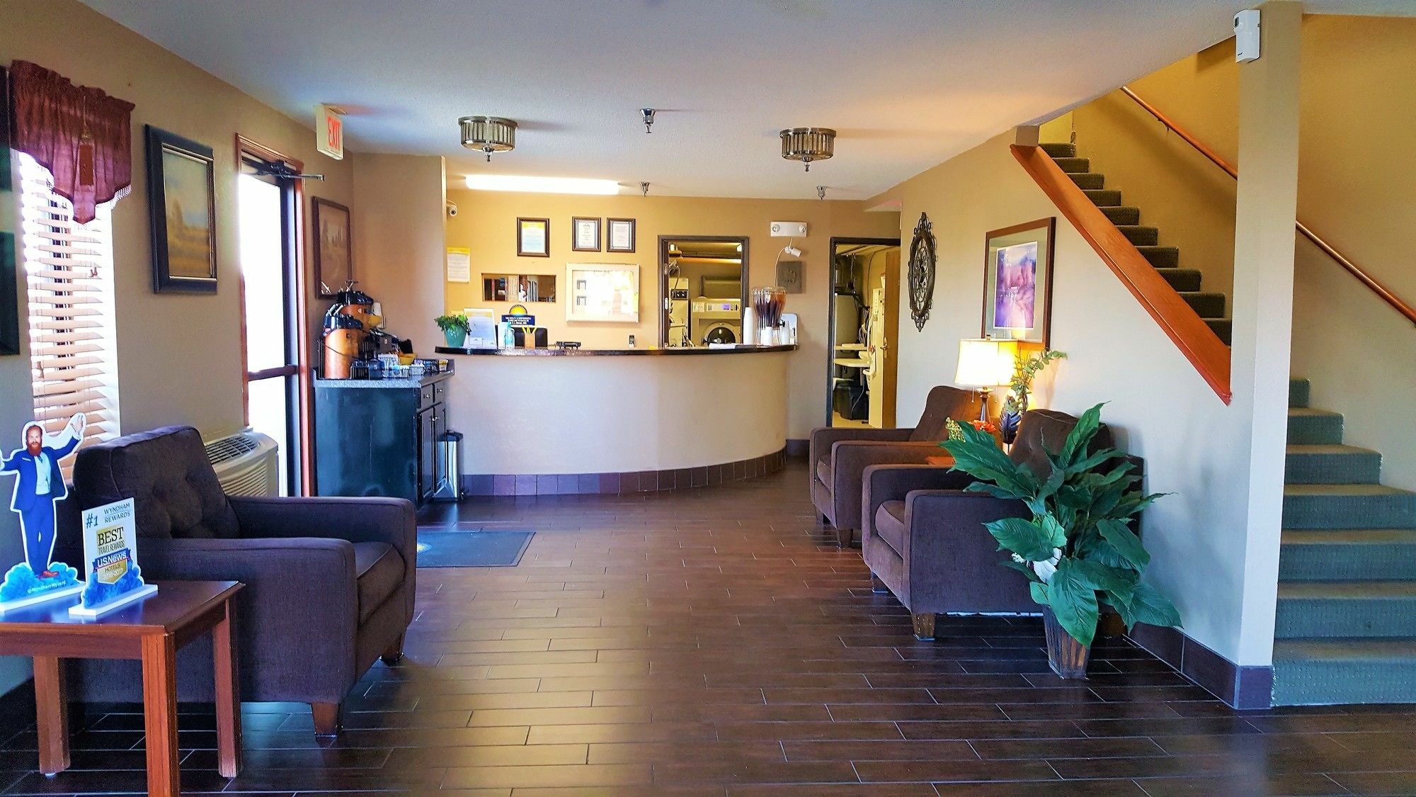 Days Inn By Wyndham Salina I-70 Екстериор снимка